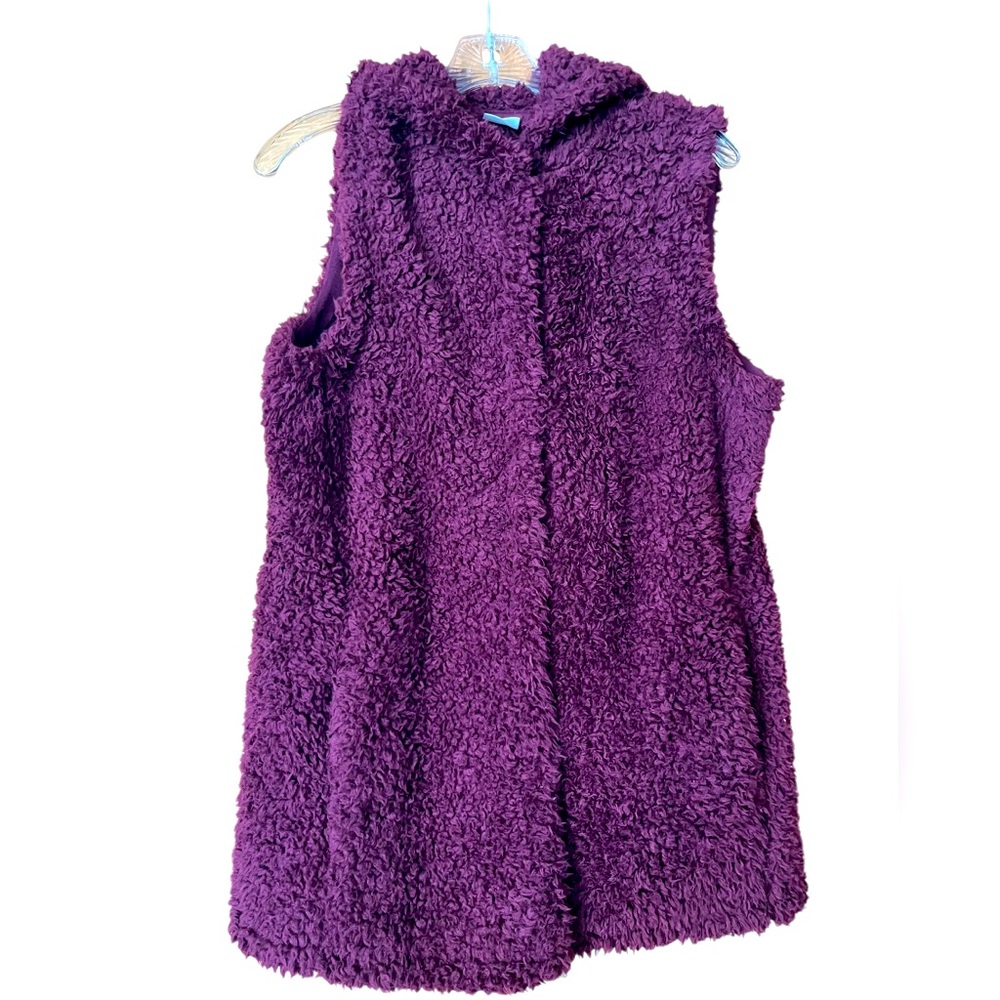 Jockey Sherpa plum colored hooded vest with snap closure size medium